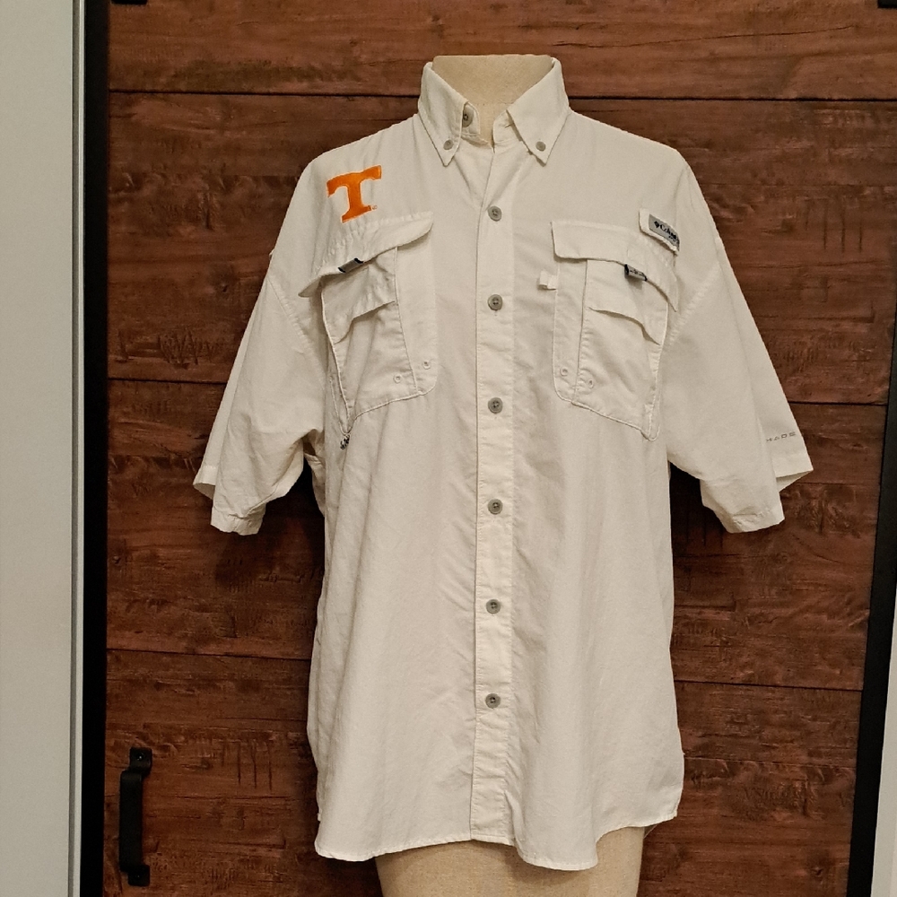 Nwot Columbia Men's UT White Short Sleeve Button Down Shirt. SZ L